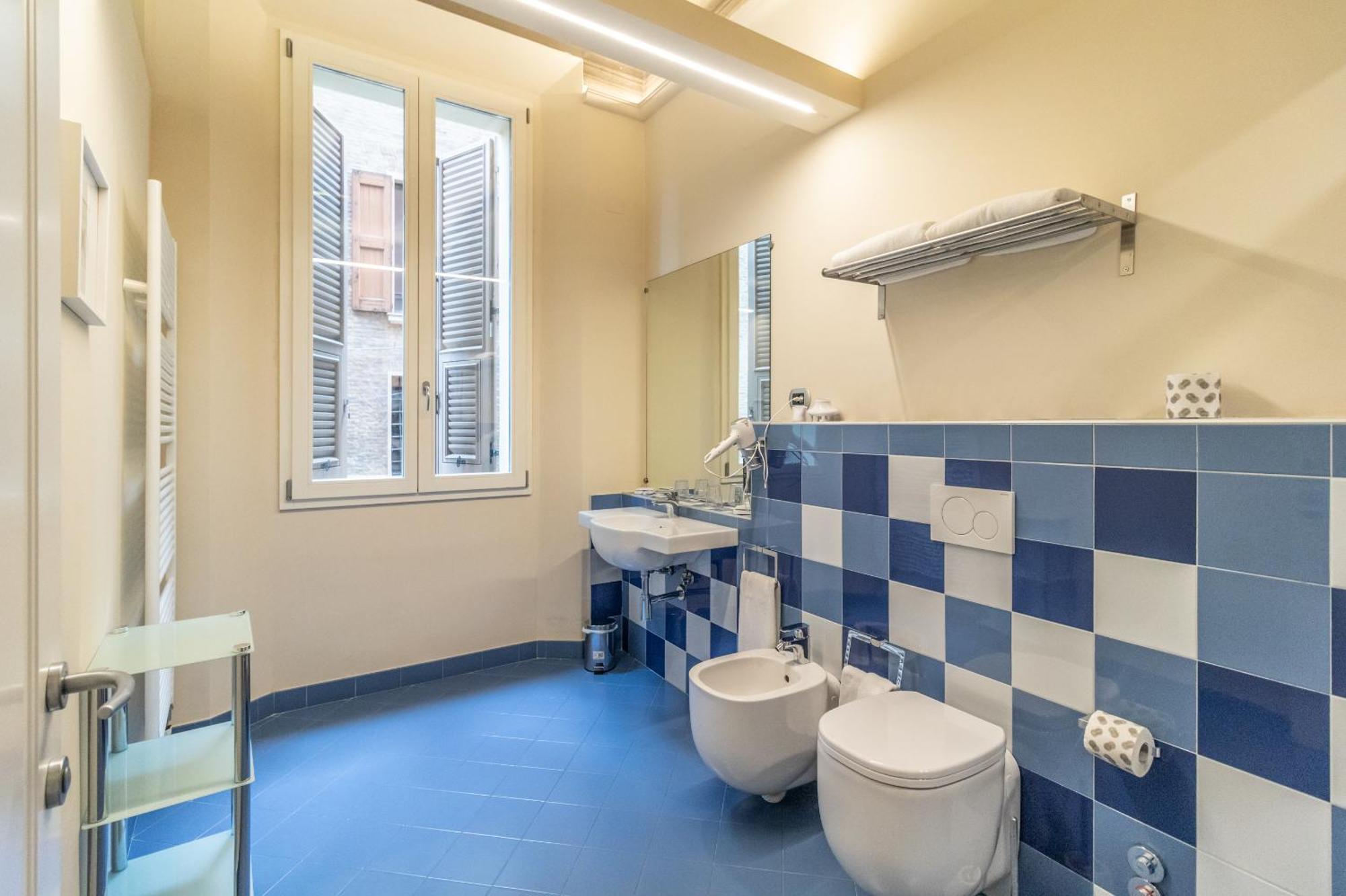 Casa Isolani Luxury Rooms Piazza Maggiore 1 Bologna Bagian luar foto
