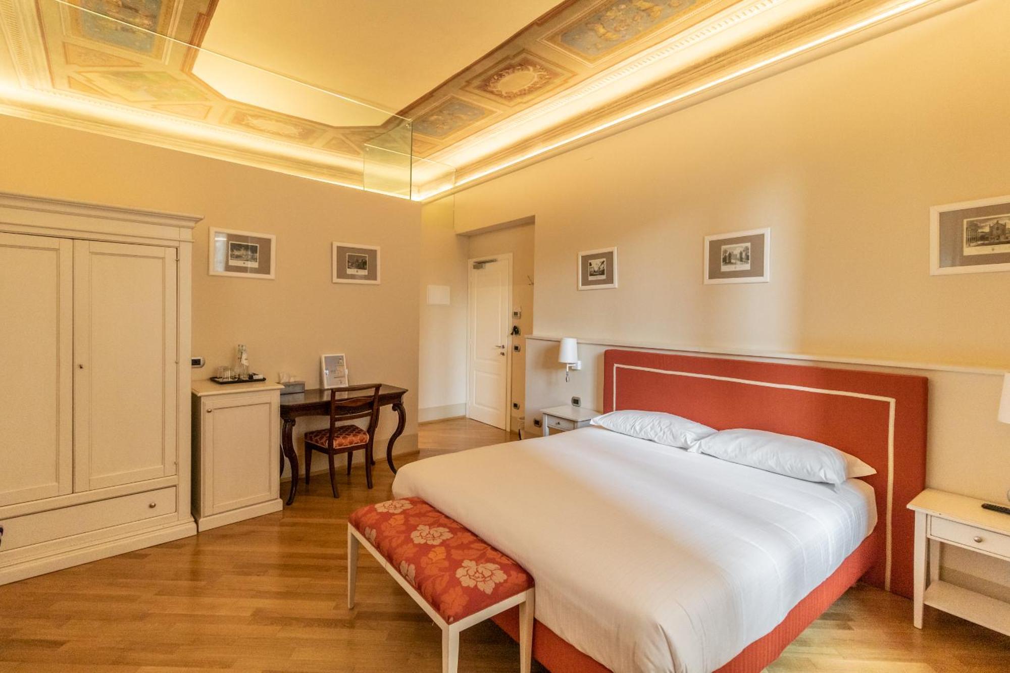 Casa Isolani Luxury Rooms Piazza Maggiore 1 Bologna Bagian luar foto