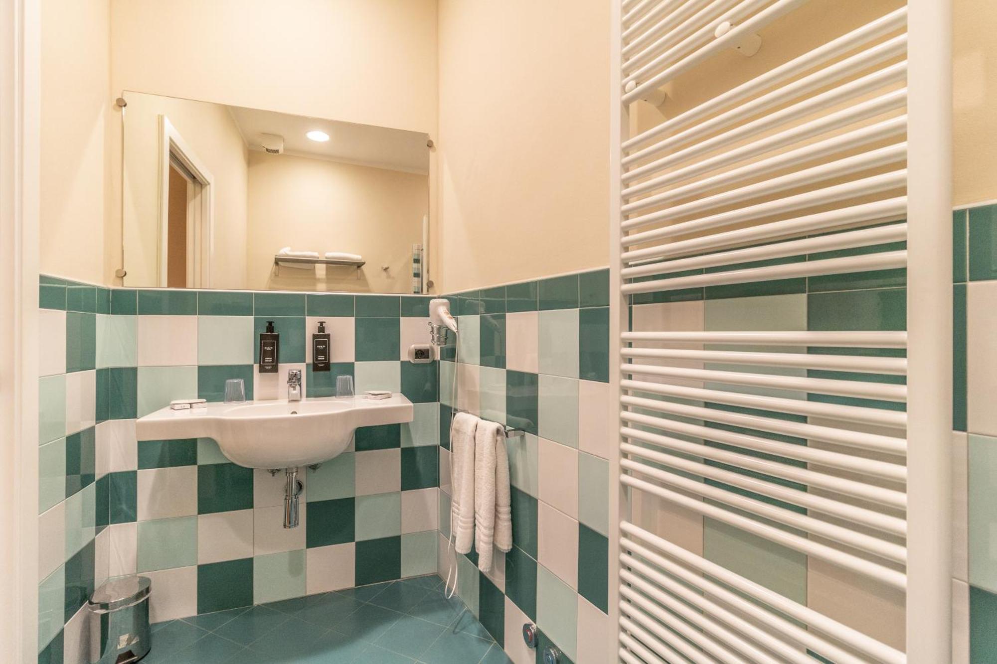 Casa Isolani Luxury Rooms Piazza Maggiore 1 Bologna Bagian luar foto