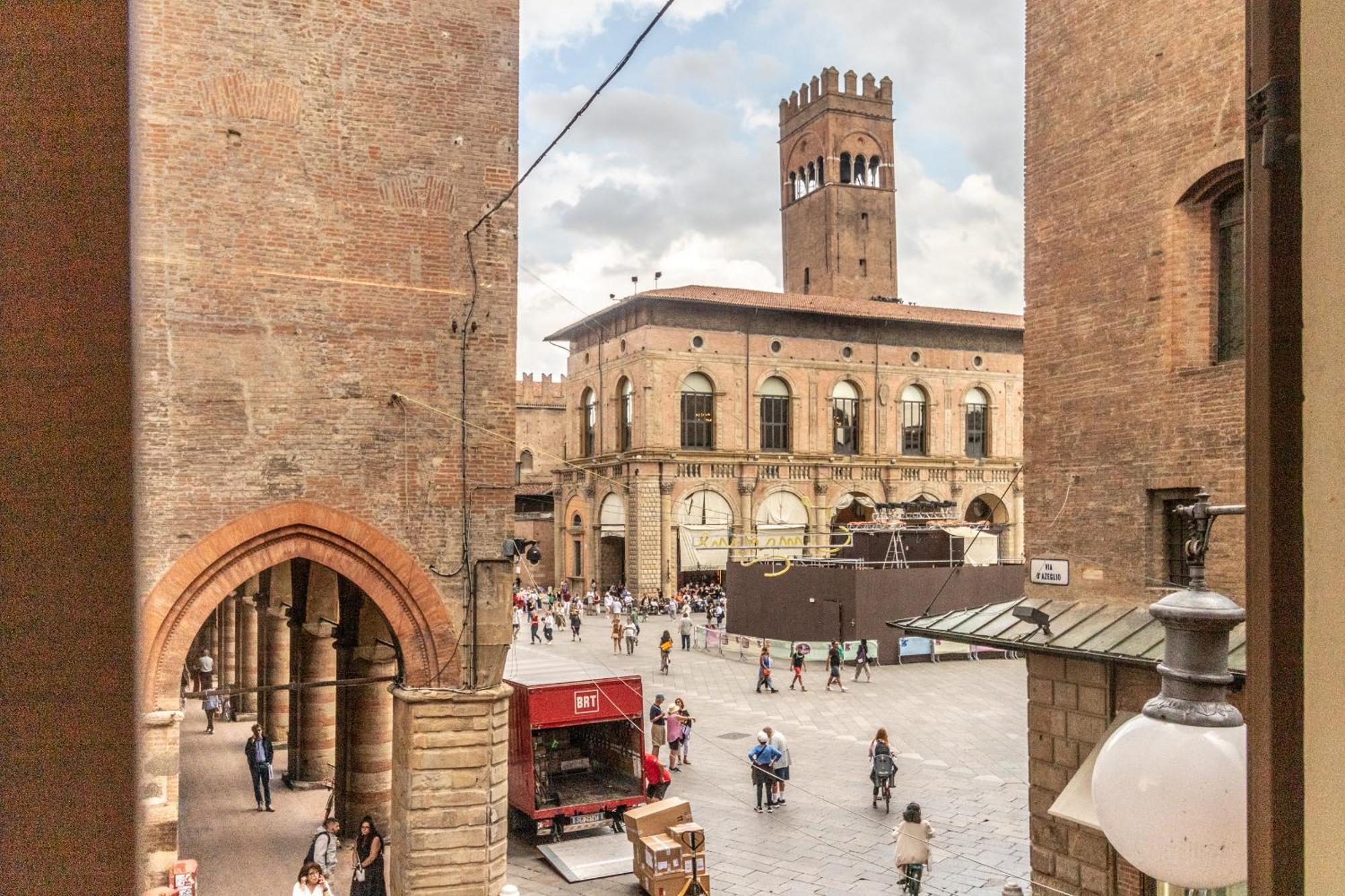 Casa Isolani Luxury Rooms Piazza Maggiore 1 Bologna Bagian luar foto