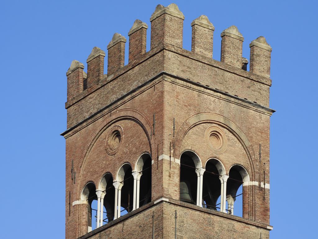 Casa Isolani Luxury Rooms Piazza Maggiore 1 Bologna Bagian luar foto
