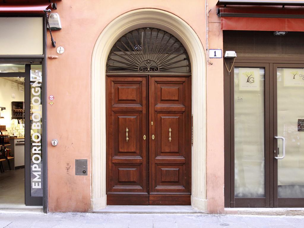 Casa Isolani Luxury Rooms Piazza Maggiore 1 Bologna Bagian luar foto