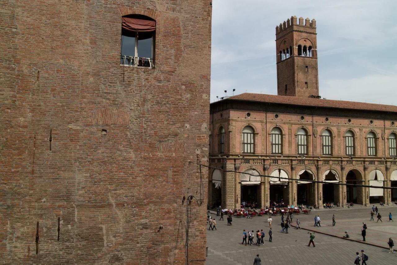 Casa Isolani Luxury Rooms Piazza Maggiore 1 Bologna Bagian luar foto