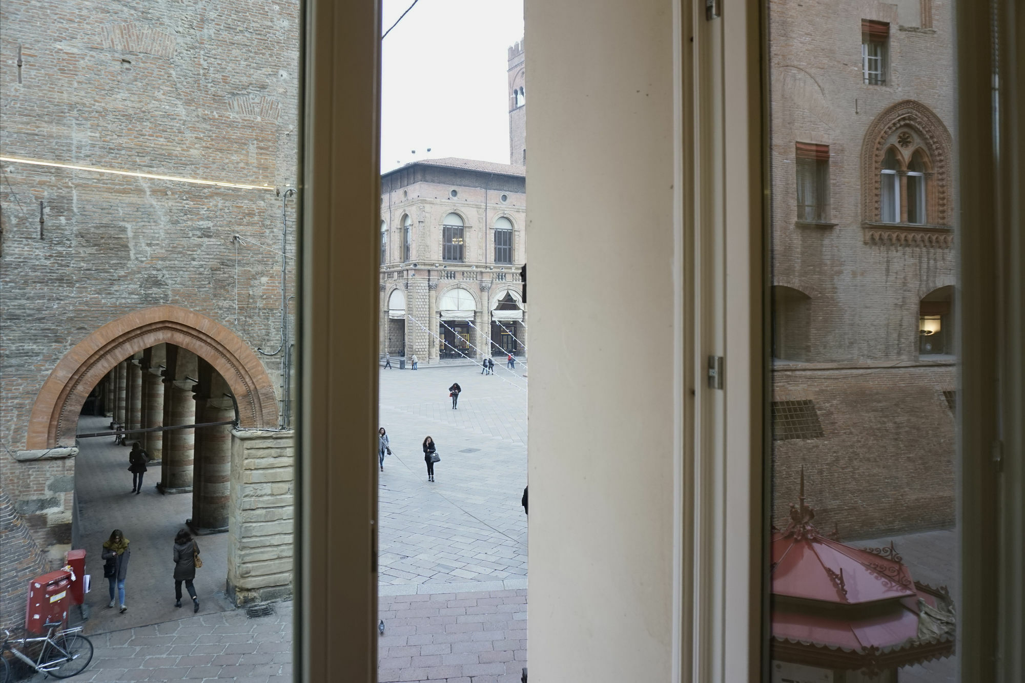 Casa Isolani Luxury Rooms Piazza Maggiore 1 Bologna Bagian luar foto